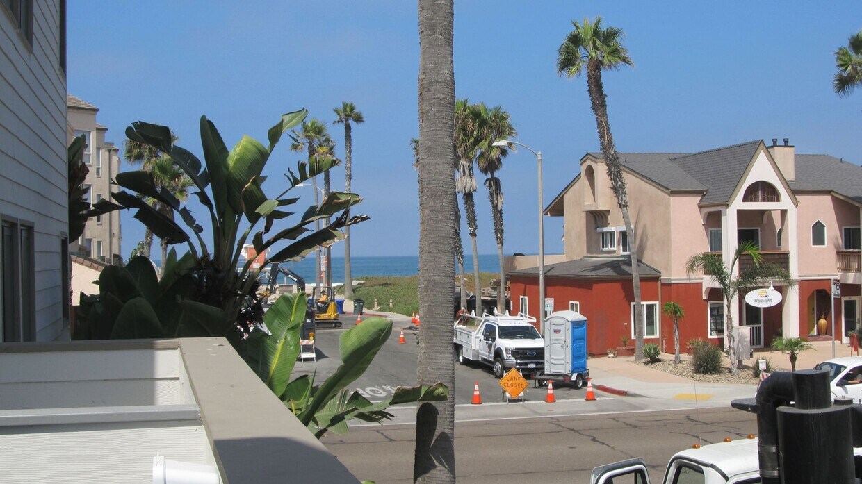 Foto principal - Condo with 2 car garage across from the beach