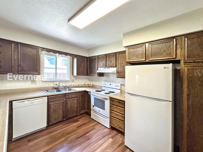 Building Photo - 6659 Gambol Quail Dr E