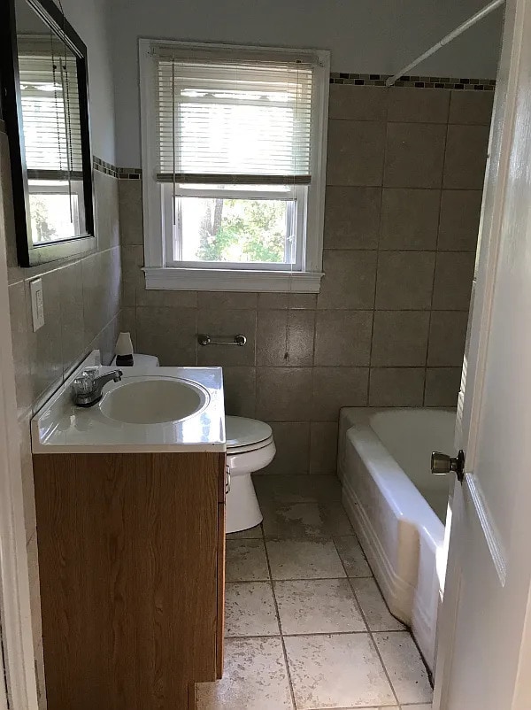 Building Photo - 2 Bedroom 1 Bathroom