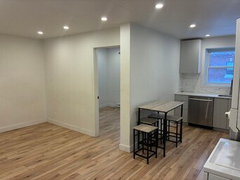 Photo du bâtiment - 2090 Wellington