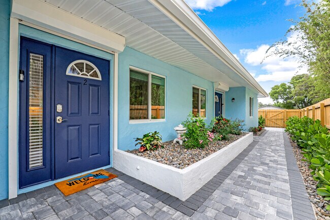 Puerta principal - 2529 Linwood Ave