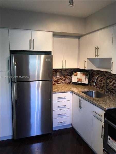 Building Photo - 1615 NE Miami Gardens Dr