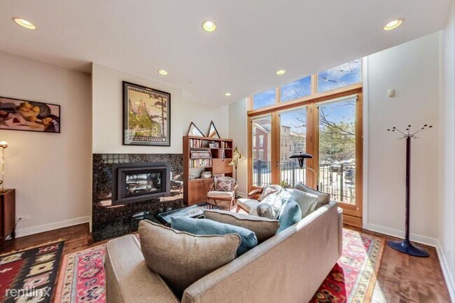 Foto del edificio - 1101 N Hermitage Ave