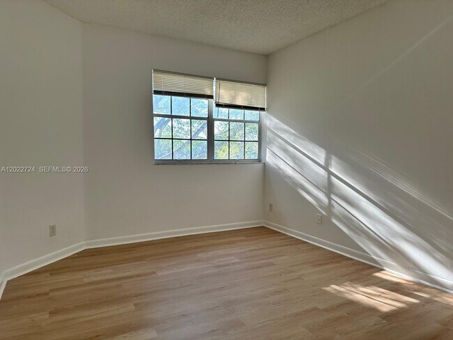 Building Photo - 631 Cypress Lake Blvd