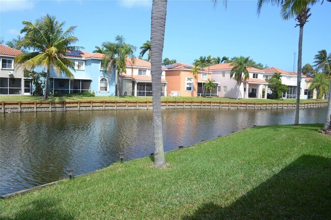 Foto del edificio - 1537 E Lake Ct