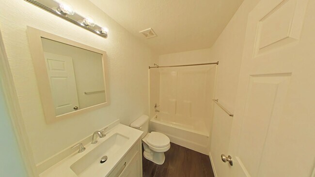Foto del edificio - Charming 3 Bedroom, 2 Bathroom Home for Rent in Summerfield, FL