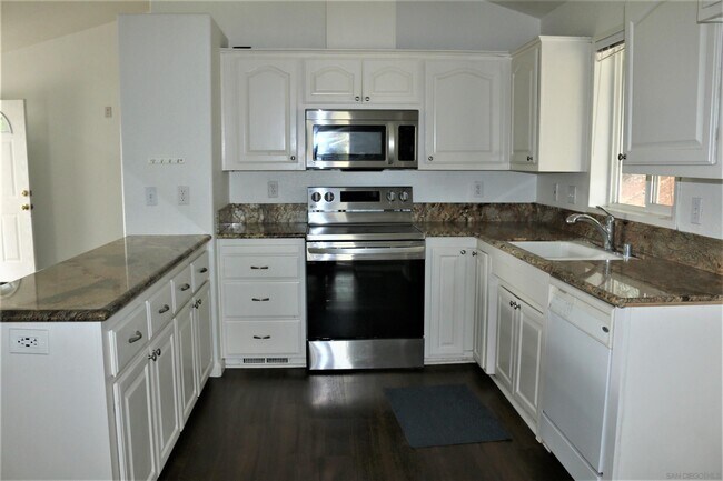 Building Photo - 2839 Sunset Hills