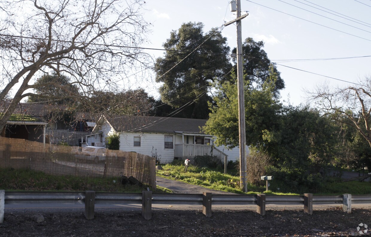 Building Photo - 1825 Petaluma Blvd