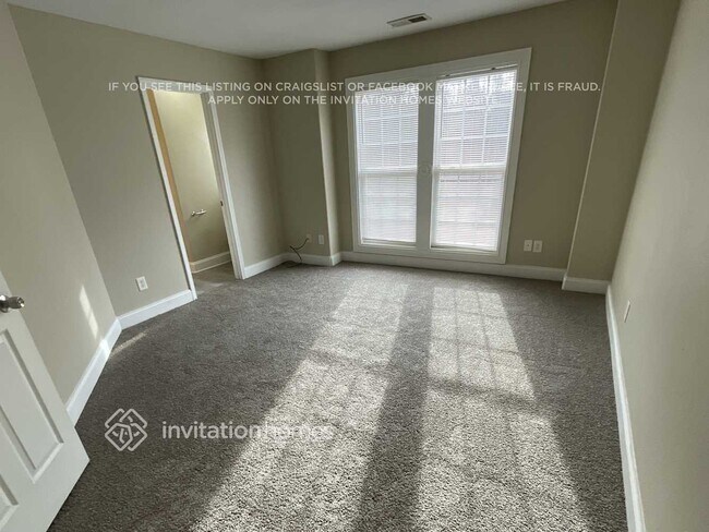 Foto del edificio - 3837 Sally Ln