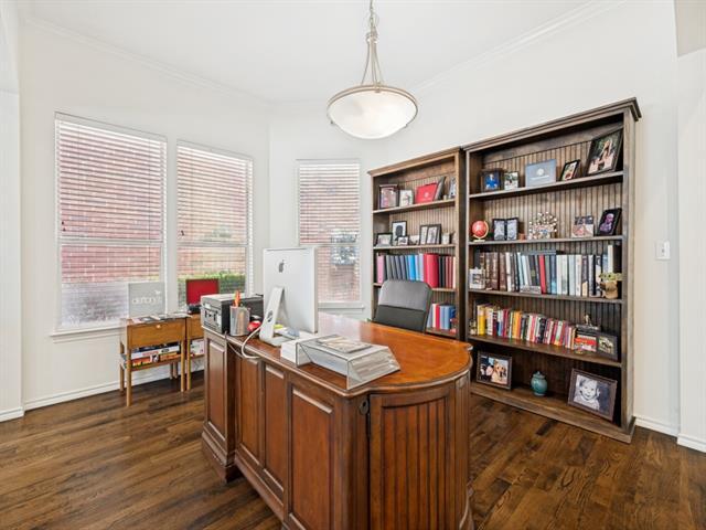 Foto del edificio - 6072 Thursby Ave