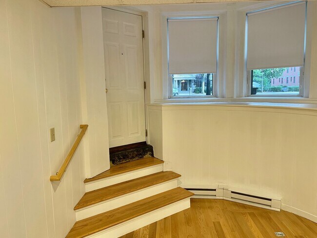 Foto del edificio - 1077 Beacon St