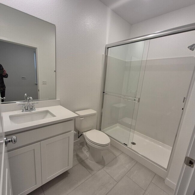 Foto del edificio - Brand New 5 Bedroom Home in Rancho Cordova