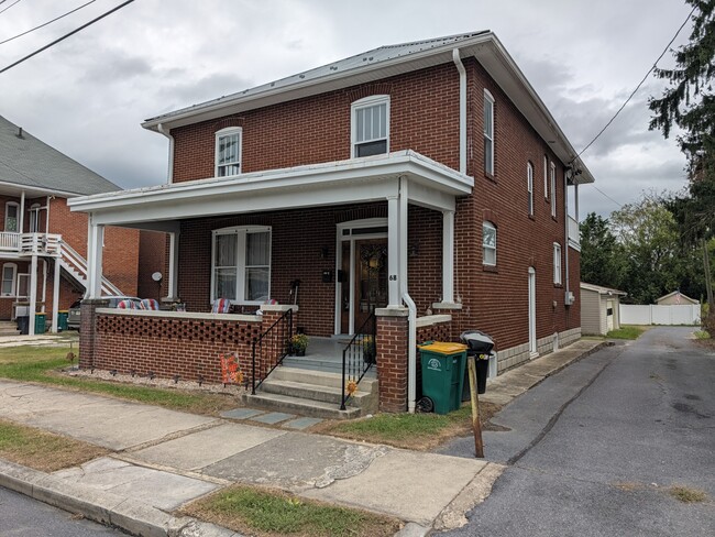 Building Photo - 68 Garber St