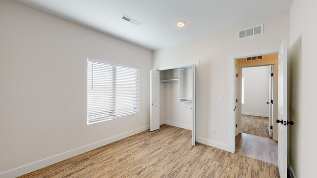 Foto del edificio - 15696 E 21st St N