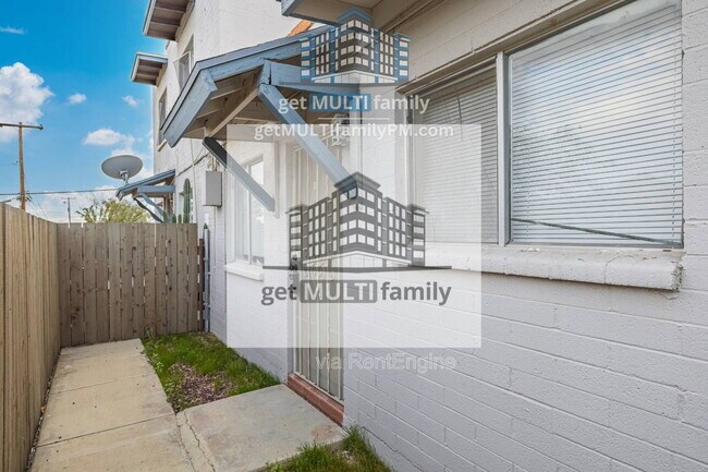 Foto del edificio - 1111 E Butler Dr