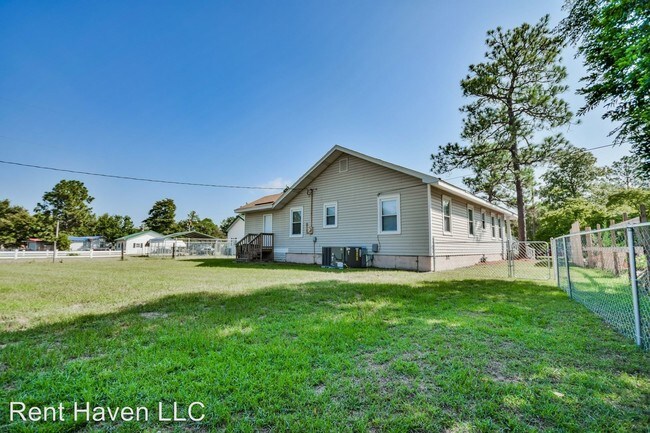 Building Photo - 3 br, 1.5 bath House - 348 Railroad Ave