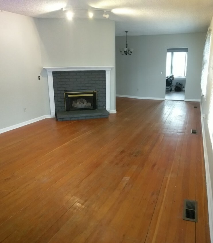 Foto del edificio - 711 Kincaid Ave