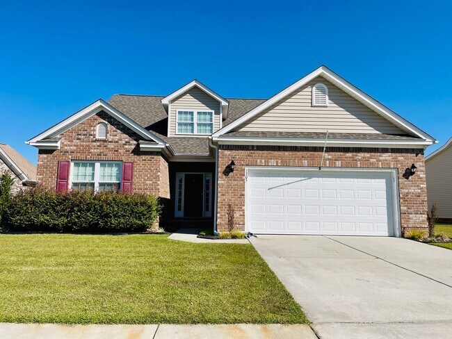 Foto del edificio - 5 Bedroom/3 Bath home with Garage in Tiger...