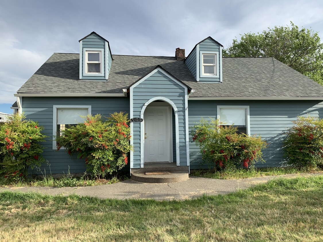 2205 Redwood Ave, Grants Pass, OR 97527 House Rental in Grants Pass