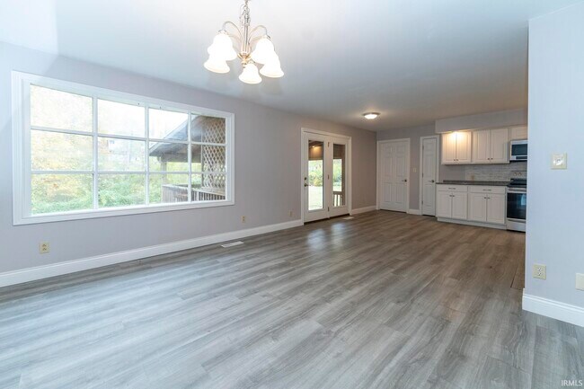 Foto del edificio - 7877 Marywood Dr