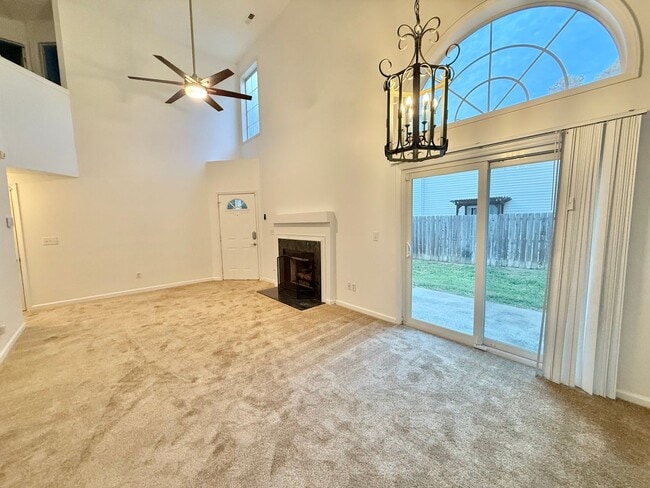Foto del edificio - **OFFERING WAIVED APPLICATION FEES & $150 ...