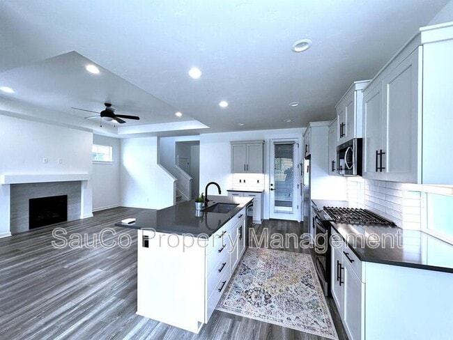 Foto del edificio - 6442 SE Provence St