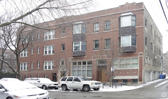 Primary Photo - 725-745 W Buckingham Pl
