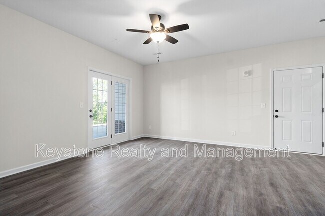 Foto del edificio - 229 C-208 E. Johnson Circle