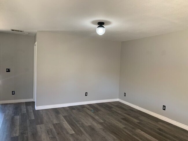 Foto del edificio - Four Bedrooms In Diamond Springs