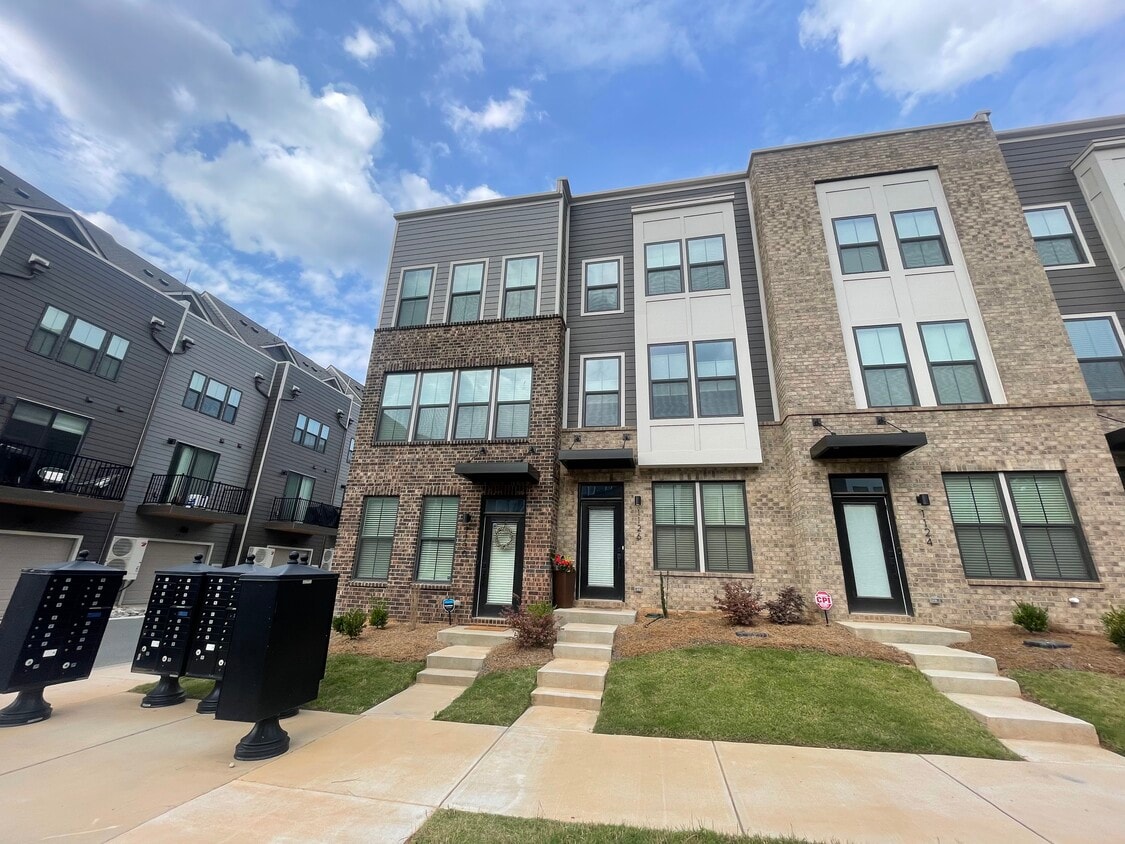 End unit! - 1130 Gleason Way