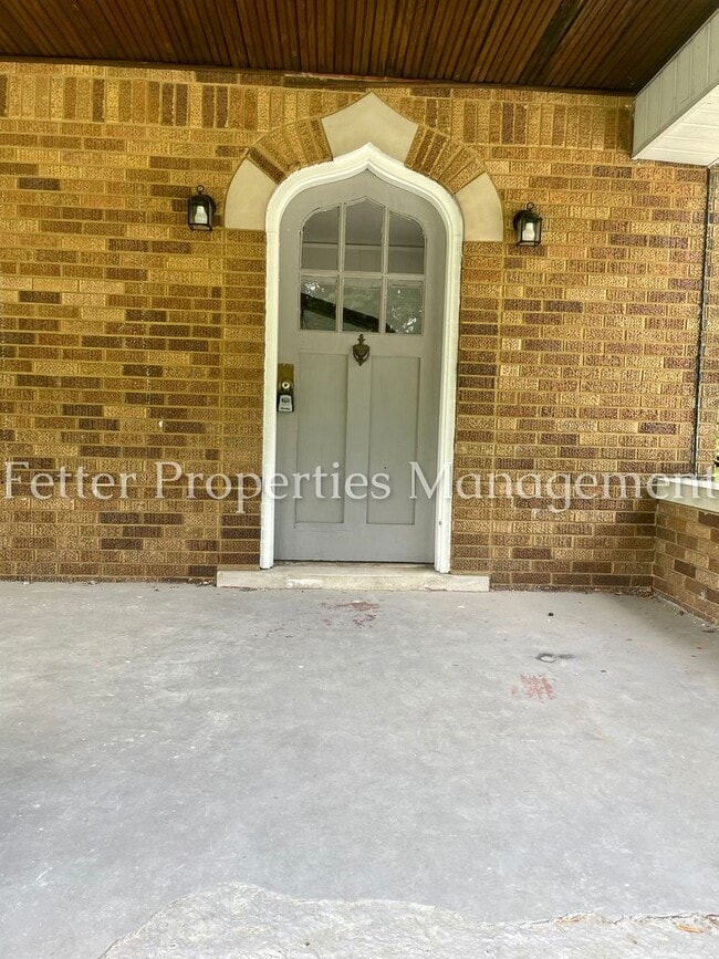 Building Photo - Spacious & Newly Renovated!!!