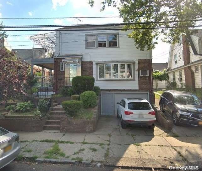 Primary Photo - 85-52 152nd St