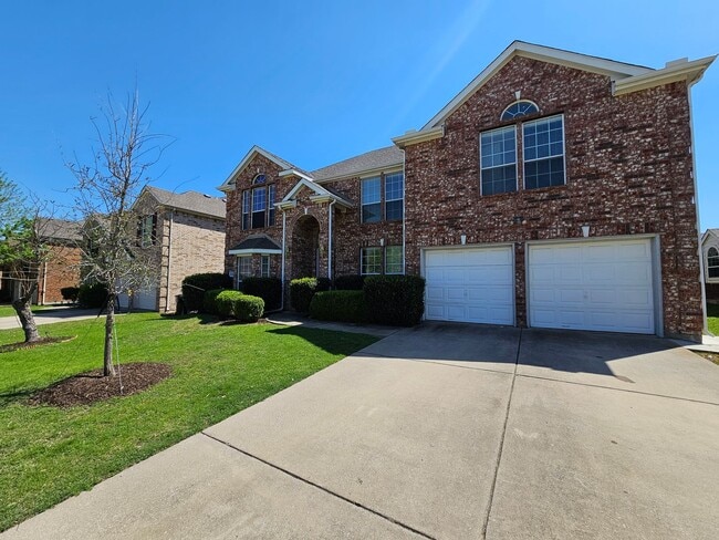 Building Photo - Spacious 5-bedroom, 3.5-bathroom home loca...
