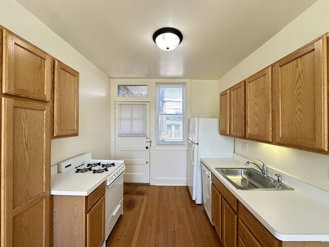 Foto del edificio - 2856 W Cullom Ave