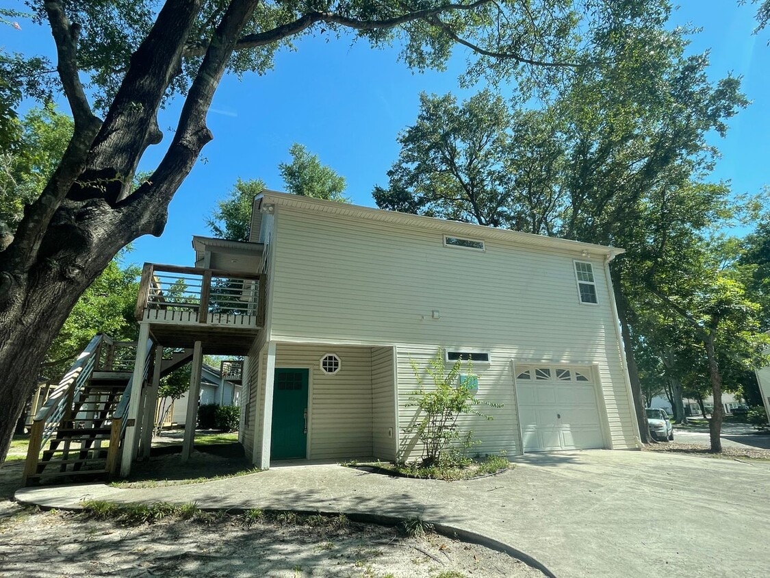 Primary Photo - Single Family Home close to UNCW - Student...