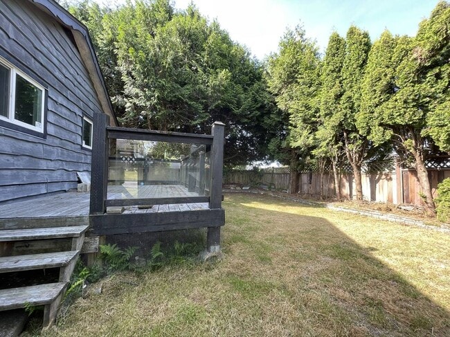 Building Photo - 11720 Seacliff Rd