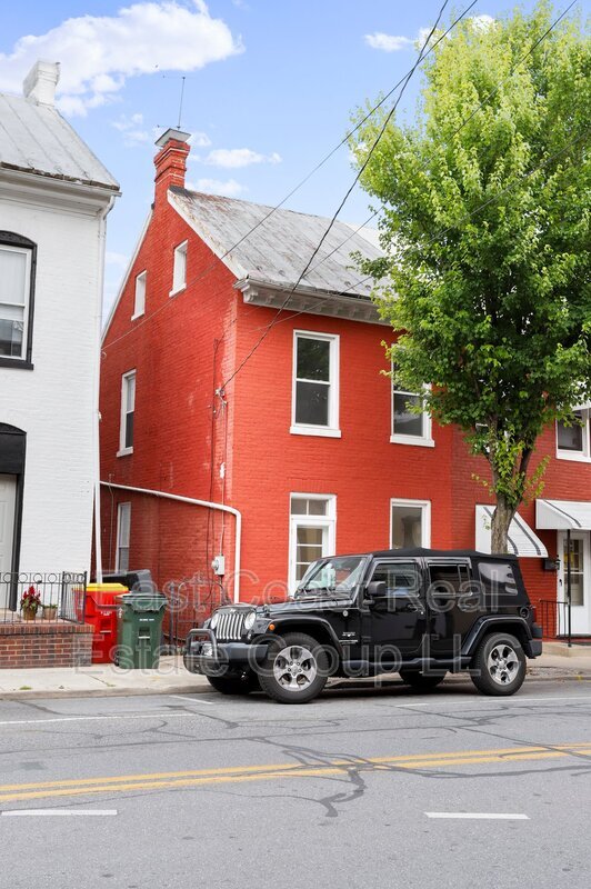 Foto del edificio - 56 E Baltimore St