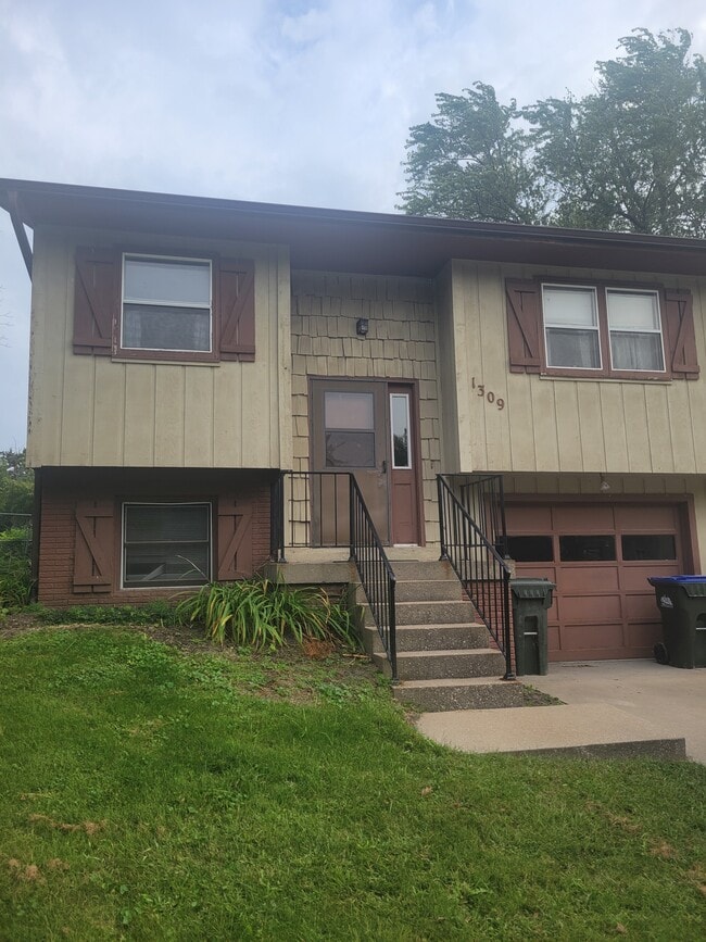 Building Photo - 1309 Burns Avenue