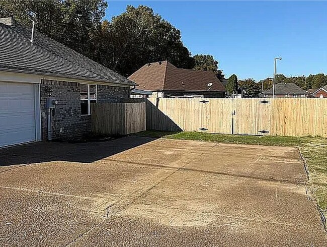 Foto del edificio - 1481 Middle School Rd