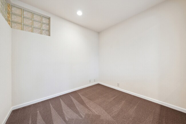 Foto del edificio - 435 Milan Dr