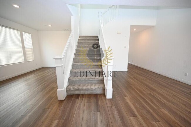 Foto del edificio - 177 N Laverne Ave