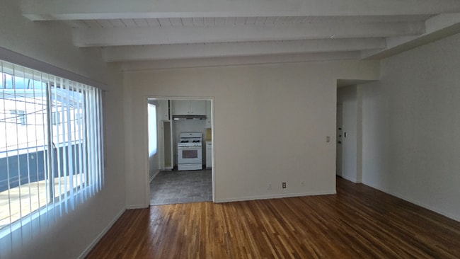 Building Photo - 12015 Lamanda St