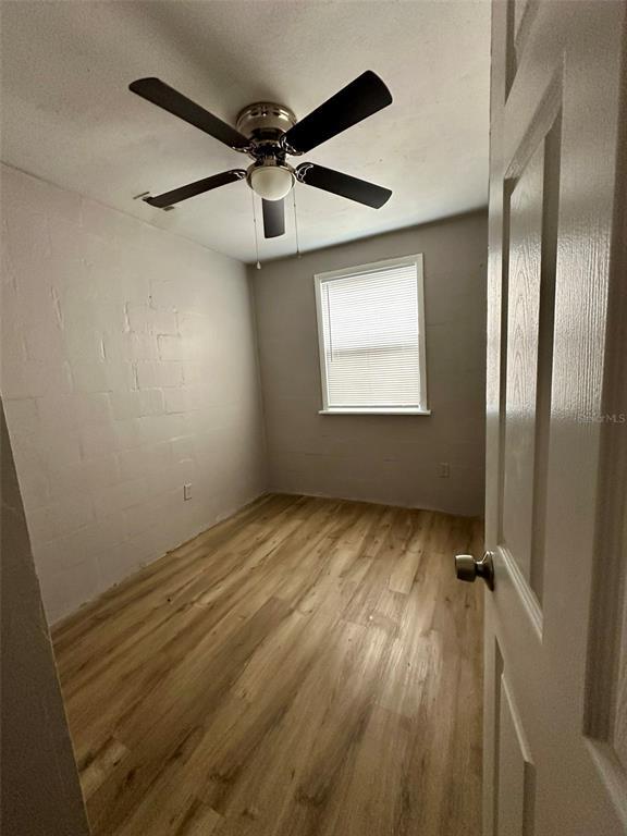 Foto del edificio - 649 NE Waldo Rd