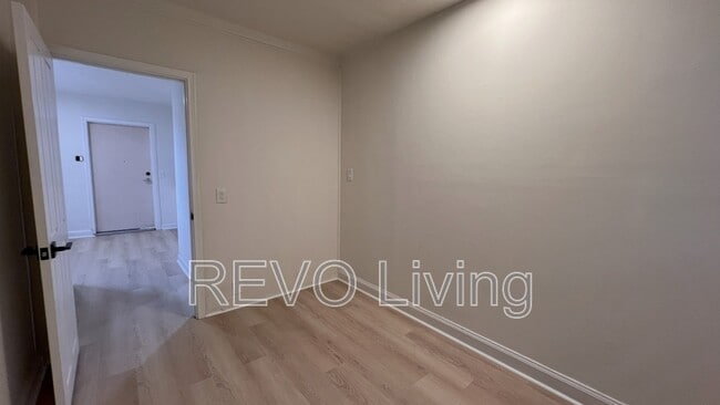 Building Photo - 131 Vine St