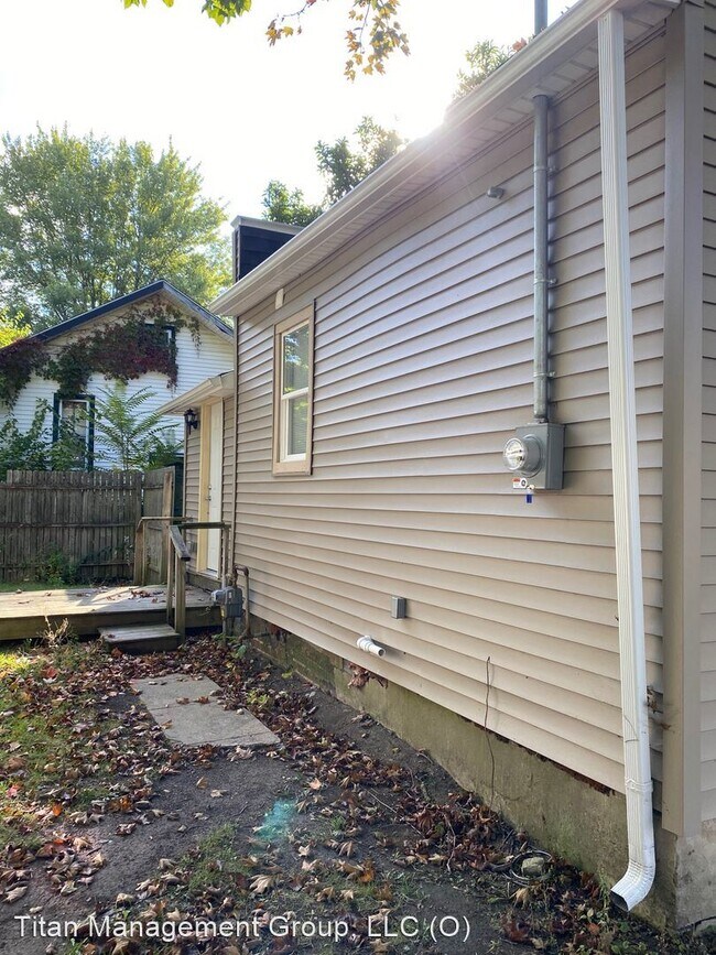 Building Photo - 3 br, 2 bath House - 1402 Kossuth St