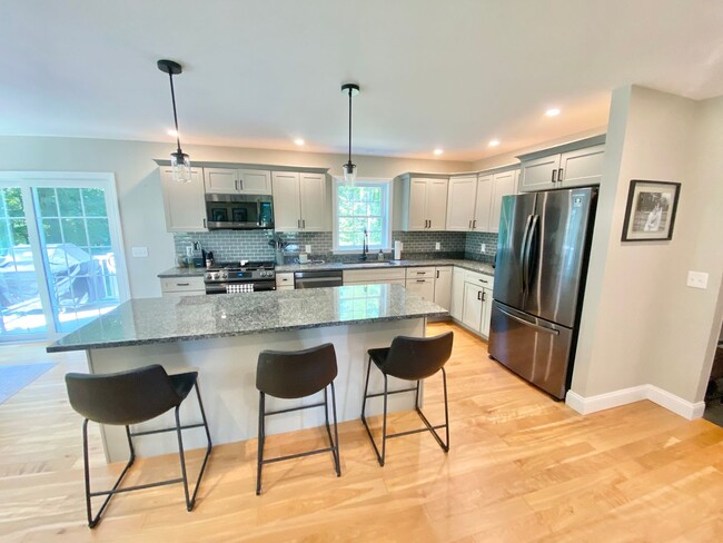 Building Photo - 3 Bedroom 2.5 Bathroom Home in Fairfax
