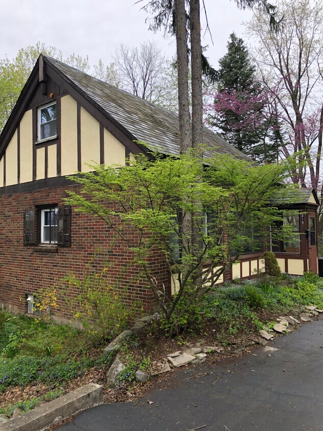 215 Bradford Pky, Syracuse, NY 13224 House Rental in Syracuse, NY