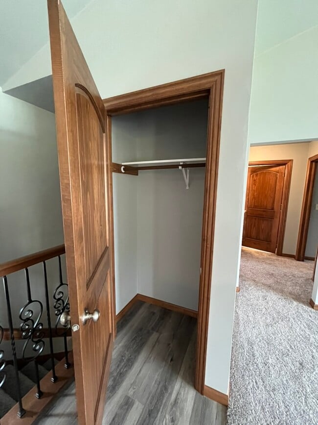 coat-closet - 1454 Chickory Ct