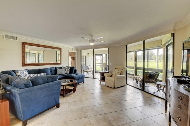 Building Photo - 7242 Clunie Pl