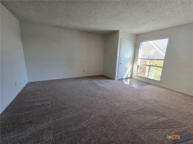 Foto del edificio - 209 Oak Trail Dr